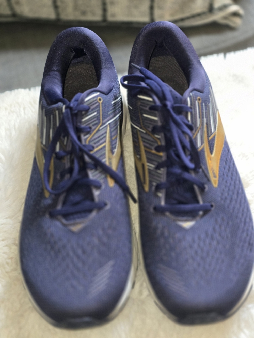 EUC Brooks Adrenaline GTS 19 Men's Sz 13 Running Shoes Navy Blue 1102941D439